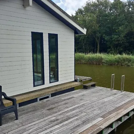 Bb De Woonboot Apartment Anna Paulowna