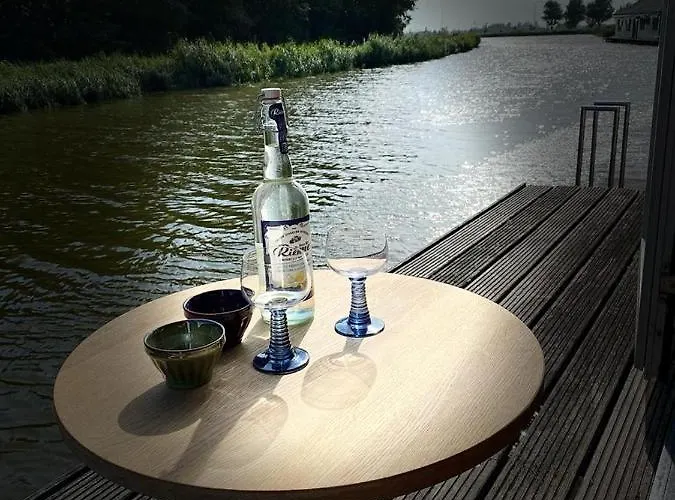 Appartement Bb De Woonboot Anna Paulowna